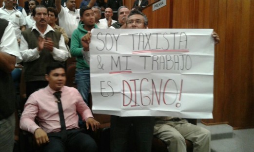 Diputados desecharon que se incluyera en el orden del día el dictamen de modificación a la ley de Transito, por lo que fue retirado, para agrado de los transportistas. 