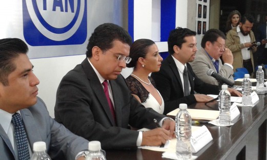 Cámaras empresariales como CANACINTRA, CANACO y COPARMEX, en conferencia de prensa con la diputada Mariana Dunyaska García Rojas, anunciaron que a través del grupo legistativo de Acción Nacional, otorgarán cuatro becas para que empresarios puedan asistir al XXII Encuentro Iberoamericano de Autoridades Locales en Huelva, España. 