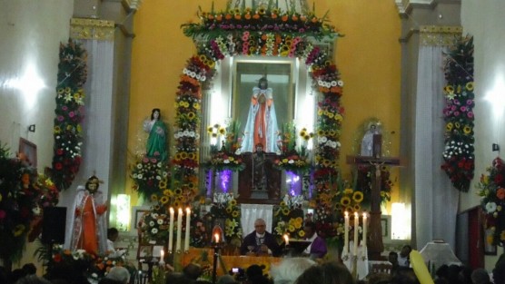 Mientras el secretario de Turismo Estatal promociona en Veracruz la Feria de San Marcos, en Aguascalientes, cerquita de Xalapa, en San Pablo Coapan, los lugareños celebran sus fiestas patronales, en honor al Jesús del Consuelo. 