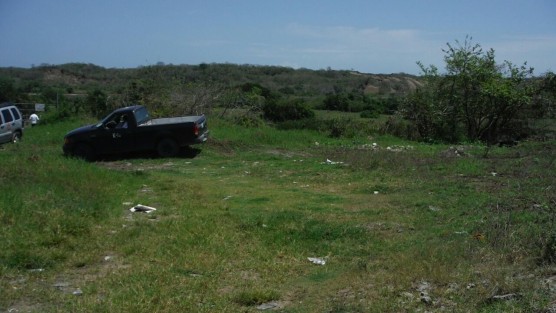 El gobernador Miguel Ángel Yunes informó en Veracruz sobre el hallazgo de fosas en la zona de San Julián al norte de Veracruz, pero pidió se esperara más información de la Fiscalía del Estado. 