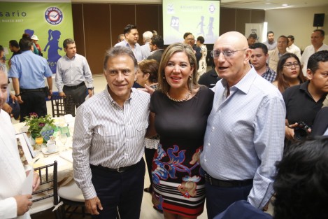 El gobernador de Veracruz y el presidente de la fundación Tony, firmaron un convenio de colaboración con la UPAV para combatir las adicciones.  