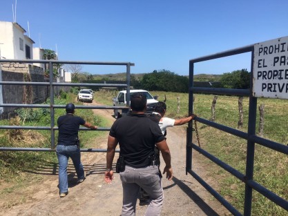 ... al final de cuentas, fuimos testigos de que ese cementerio quedó nuevamente abandonado, luego del ajetreo y presión de los medios para que los dejaran pasar.
