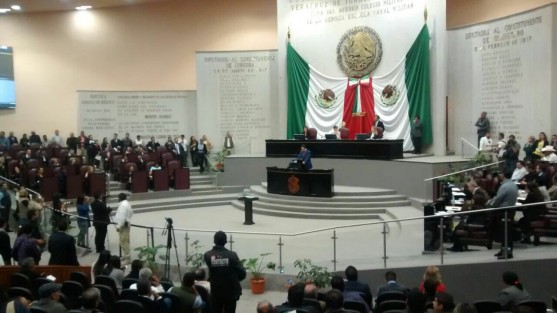El diputado Fernando Kuri Kuri, del grupo mixto Juntos por Veracruz, ofreció un voto condicionado a favor del nuevo dictamen del Ejecutivo estatal, debido a que la secretaria Clementina Guerrero dio luz en el tema. 
