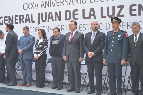 Se llevó a cabo un homenaje al ex gobernador y veracruzano distinguido Juan de la Luz Enríquez en el Parque Juárez para conmemorar su aniversario luctuoso, estuvieron presentes el Alcalde de la Ciudad, Américo Zúñiga, así como otras personalidades. 