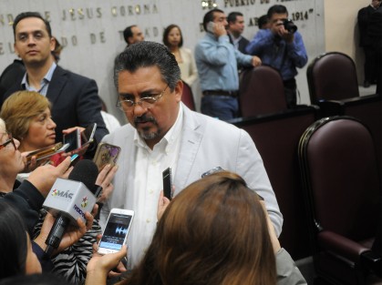 El diputado Juan Nicolás Callejas a nombre de los priistas expresó que su voto a  favor en la reestructuración de deuda se debió, no a que hayan cedido a presiones, sino porque ahora sí les aclararon el destino de los recursos que con la medida se alcazarán. En una tarde con Clementina aprendieron lo que no en 90 días. 