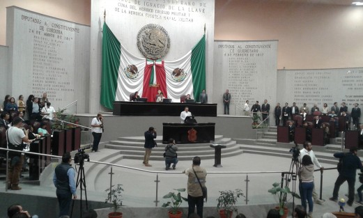 La LXIV Legislatura del Estado aprobó el Dictamen de decreto que autoriza al Gobierno del Estado de Veracruz de Ignacio de la Llave, por conducto del gobernador o de la titular de la Secretaría de Finanzas y Planeación (Sefiplan) llevar a cabo la reestructuración de la deuda pública estatal por 46 mil millones de pesos.