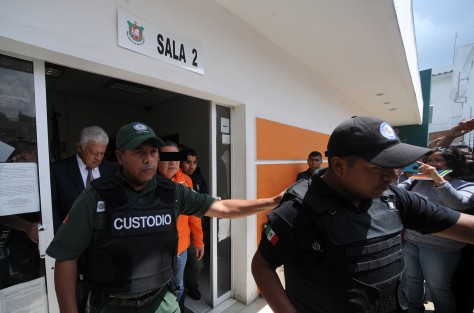 El abogado del ex gobernador interino de Veracruz, Flavino N., Jorge Reyes Peralta, que un equipo de nueve abogados analizará dos vías de defensa para el exfuncionario, como son la apelación y el amparo indirecto,  pues a su consideración la acusación de la fiscalía está basada en mentiras y pruebas fabricadas. 