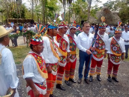 El gobernador Miguel Ángel Yunes Linares  inauguró las actividades de la Cumbre Tajín 2017 y agradeció al exgobernador priista Miguel Alemán Velasco, quien fundó esta fiesta, el apoyo y donativo de cuatro millones de pesos. 