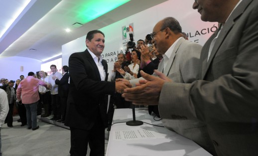 Alejandro Montano Guzmán reconoció que su partido enfrenta señalamientos graves de corrupción debido a las acciones de quienes gobernaron siendo priistas. 