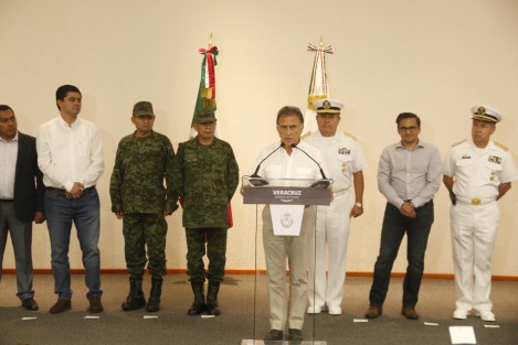 El gobernador Miguel Ángel Yunes Linares expresó su indignación a nombre del Grupo de Coordinación de Veracruz,por el asesinato del periodista Ricardo Monlui Cabrera la mañana de este domingo en el municipio de Yanga, Veracruz.