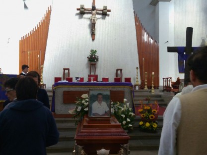 En la homilía del presbítero celebrante expresó: <em>... en el seminario, teníamos un formador que nos decía, si quieres tener muchos amigos di mentiras que muchos quieran escuchar, pero  si quieres tener muchos enemigos que te persigan y te hagan algo, di la verdad sobre las cosas y lo que está pasando</em>. 