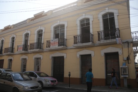 Las casas, donde vivió Benito Juárez en Veracruz y donde firmó las Leyes de Reforma se encuentran en venta. Los edificios son propiedad de particulares y es difícil que se puedan recuperar.