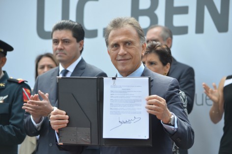 Decreta el Gobernador Yunes transparencia total, plena austeridad y honradez en el uso de los recursos públicos. 