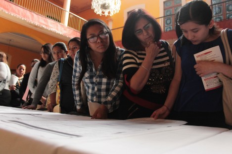 Se llevó a cabo la feria del empleo denominada Bolsa Violeta, donde 11 empresas ofrecieron puestos para mujeres. Quienes no pudieron acudir pueden acercarse a la Unidad de Fomento al Empleo de Xalapa, o en la regidurías 6a. y 7a. en Palacio Municipal. 
