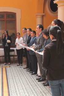 En Xalapa como en todo México, las mujeres significan un motor del desarrollo económico, debemos trabajar todos para seguir dignificando a la mujer en el sector productivo si queremos una sociedad desarrollada y un México más grande y próspero.
