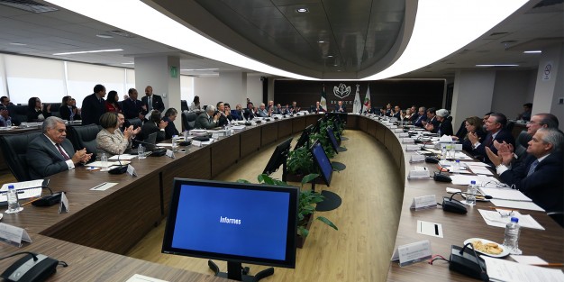 La Junta Directiva del ISSSTE aprobó nuevos nombramientos en las delegaciones de Guerrero, Estado de México, Michoacán y Veracruz, siendo Elizabeth Morales García la designada para Veracruz. 
