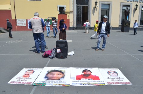 Integrantes del Frente Nacional de lucha por el Socialismo realizan la Jornada nacional de lucha de víctimas del terrorismo en plaza Lerdo. 
