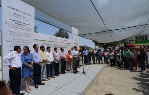 El alcalde de Xalapa, Amérco Zúniga,  en compañía de el Senador José Yunes Zorrilla, autoridades municipales, de CAEV, CMAS y de la primaria Jesús Reyes Heroles,  inauguraron el Colector <em>Fernando Gutiérrez Bariro</em>, el cual constó en tres etapas.
