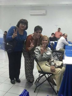 Ofelia Jarillo Gasca, quien ya desde hace aproximadamente quince días se presentaba en eventos panistas y perredistas como la ungida sin darse piso parejo a los demás aspirantes, siendo clara la mano de la presidenta de la mesa directiva del Congreso y posiblemente del gobernador Miguel Ángel Yunes Linares. 