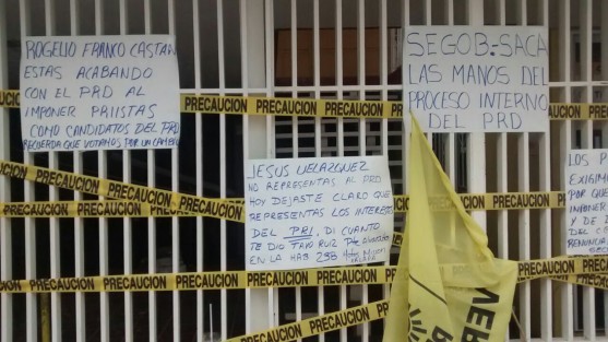 La sede estatal del PRD fue tomada por inconformes con las candidaturas, acusan a su dirigente estatal de venderlas; además piden al secretario de Gobierno y ex dirigente estatal, Rogeio Franco, sacar las manos del proceso en donde se está apoyando a priistas. 