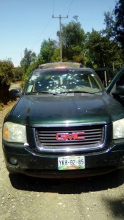 El vehículo donde viajaba Nazario Perea Aguilar, aspirante a la alcaldía de Chiconquiaco por el PVEM, fue baleado sobre la carretera La Parra a Paredes, la tarde de este domingo, resultando un número no informado de heridos, los cuales se encuentran fuera de peligro.  
