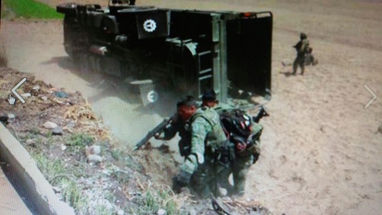 8 militares resultaron lesionados al ser volcada la unidad en que viajaban en Cuesta Blanca, municipio de Palmar de Bravo, Puebla, por hutlacocheros, al ser sorprendidos cuando fueron intervenidos por la ordeña de ductos. 
 