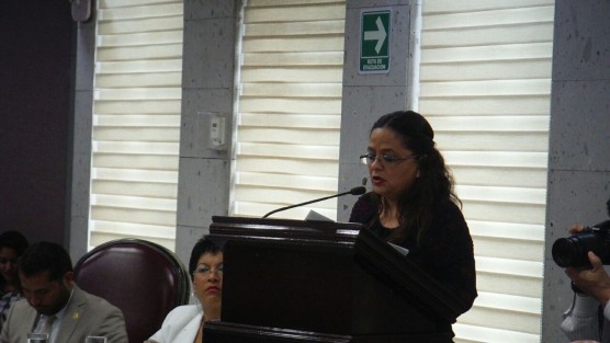 La diputada Daniela Griego Ceballos presentó un punto de acuerdo para exhortar al gobernador del estado a realizar acciones para solventar los adeudos que dependencias de gobierno mantienen  con empresarios e instituciones académicas. 