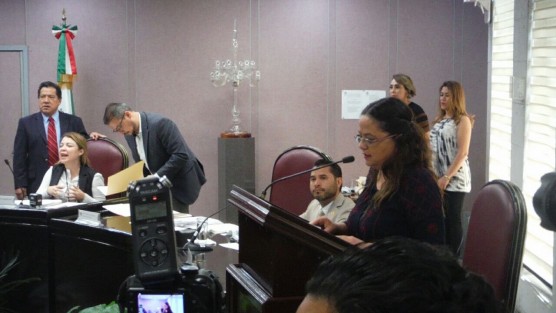 La diputada Daniela Griego Ceballos presentó un punto de acuerdo para exhortar al gobernador del estado a realizar acciones para solventar los adeudos que dependencias de gobierno mantienen  con empresarios e instituciones académicas.
