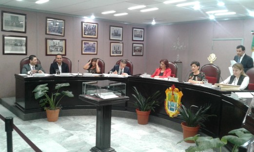 El diputado independiente de la LXIV Legislatura, Gerardo Buganza Salmerón, presentó una iniciativa de reforma a los artículos 166 y 171 del Código Civil del Estado para indicar que ante la falta de capitulaciones matrimoniales se establezca la presunción legal que el matrimonio se ha celebrado bajo el régimen de separación de bienes.