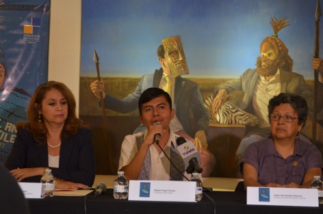 El Centro Recreativo Xalapeño (CRX) y el Taller de Arte Popular serán sede del Festival Anual de Textiles (Fatex) Veracruz 2017 del 30 de marzo al 2 de abril, que tendrá a Perú como país invitado y cuyo programa contempla talleres, exposiciones y conferencias magistrales con reconocidos investigadores, anunciaron en conferencia de prensa, la directora de Cultura, Educación y Deporte, Noemí Santa Brito Gómez; la directora general de Difusión Cultural de la Universidad Veracruzana (UV), Esther Hernández Palacios; y el coordinador del festival, Miguel Ángel Sosme.