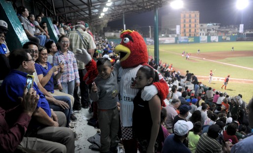 Ambiente en el Parque Deportivo Colón con las mascotas. 