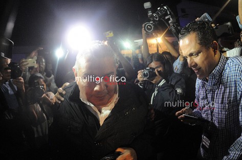 Mauricio N. exsecretario de Finanzas en la administración de Javier Duarte, llegó a los juzgados en Pacho Viejo,Ver., luego de que fuera detenido en Puebla este mismo miércoles; es acusado del delito de coalición.  