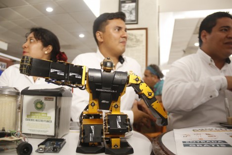 El Club de Robótica del Instituto Tecnológico de Veracruz, presentó el programa del concurso de la especialidad denominado <em>Arduino Day 2017</em> que se realizará el 1 de abril en las instalaciones de dicho plantel educativo.
