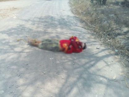 Los cuerpos sin vida de un hombre y de una mujer fueron abandonados en un camino de terracería que conduce de la comunidad de La Campesina a El Manantial, en el municipio de Tierra Blanca.
