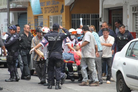 Un sujeto identificado como Andrés A. H. falleció en un hospital particular este jueves, luego de que fuera atacado a balazos en un local de comida ubicado en la calle 11, esquina avenida 11, en Córdoba. 
