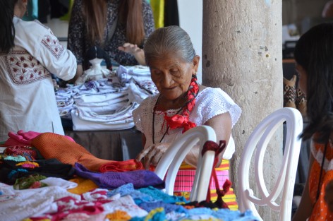 Tía Cayita, Premio Nacional de Ciencias y Artes en el área de Artes y Tradiciones, será homenajeada dentro del IV Festival anual de Textiles.  
