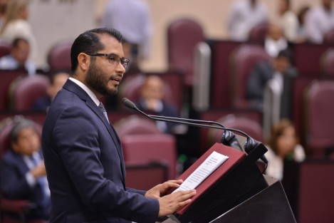 El legislador de MORENA, Rogelio Arturo Rodríguez García habló sobre la importancia de establecer una tarifa preferencial para estudiantes e incluir sanciones para concesionarios en caso de no respetar esta disposición, pero -indicó- en esta reforma no ha sido aprobada. 