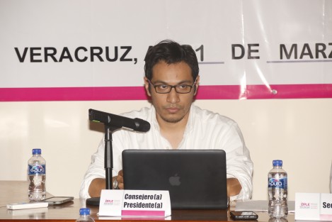 Consejeros del OPLE sesionaron en la ciudad de Veracruz con los representantes de los partidos políticos para definir los lugares donde podrían instalarse las casillas con miras a la próxima contienda electoral. 