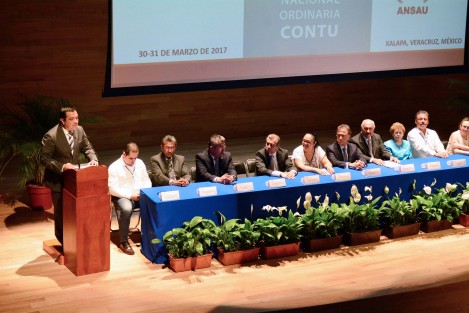 Durante la inauguración de la XV Asamblea General Ordinaria de la Confederación Nacional de Trabajadores Universitarios (Contu), el alcalde Américo Zúñiga Martínez reiteró el compromiso de su administración con las instituciones de educación superior, particularmente con las Universidad Veracruzana (UV).