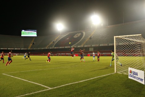  El partido se realizó a puerta cerrada por el veto que mantiene el estadio Luis <em>Pirata</em> de la Fuente. 
