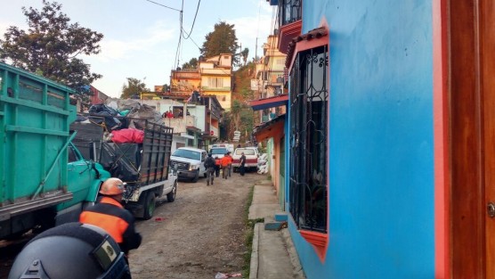 Al momento de su detención,a los delincuentes les fueron aseguradas, dos armas largas, un arma corta, un vehículo, dos chalecos balísticos apócrifos con las siglas PGR y diversos aparatos de telefonía celular.