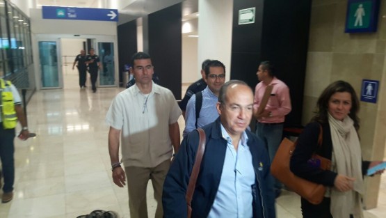 Felipe Calderón rechazó tener pacto con Enrique Peña para impedir la victoria de AMLO, y agradeció que se le atribuya la capacidad política de poder planear la vida del país por 18 años. 