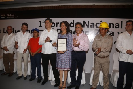 En el mismo evento se hizo entrega de certificados que certifican como espacios libres de criaderos, a instituciones,  así como entrega de reconocimientos al personal de Vectores por antigüedad. 
