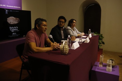 El director general del IVEC, Enrique Manuel Márquez Almazán, presentó la Feria de la Cerámica IVEC 2017 que se llevará a cabo los días 8 y 9 de abril en el edificio del recinto sede de esta dependencia cultural en la ciudad de Veracruz.