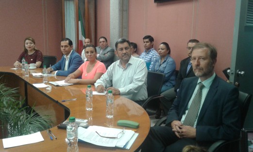 Jan Jarab (der), comisionado de la ONU, se reúne este miércoles, con diputados locales en  el Palacio Legislativo. 