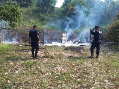 Humilde Preescolar fue reducido a cenizas tras un fuerte incendio en Tlapacoyan. 