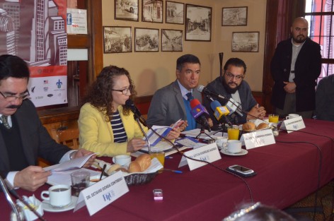 Mientras en otros ámbitos se le apuesta al enfrentamiento contra los vecinos del norte, la Universidad Veracruzana abrirá sus puertas al diálogo y a la reflexión, en torno a la relación actual entre  ese país y México, desde un abordaje académico, científico, artístico y cultural, durante la FILU 2017 a realizarse del 21 al 30 de abril en el Complejo Deportivo Omega, y dedicado a los EEUU. 