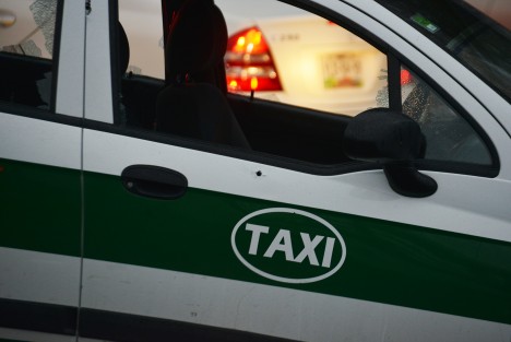 Cerca de las 18:00 horas, el taxi 564 de Banderilla cuando circulaba sobre el bulevard Xalapa-Banderilla a la altura del CETIS  134 por sujetos que viajaban en una camioneta. Al tratar de huir el conductor se impactó contra otro vehículo, y su pasajero fue levantado por los agresores.