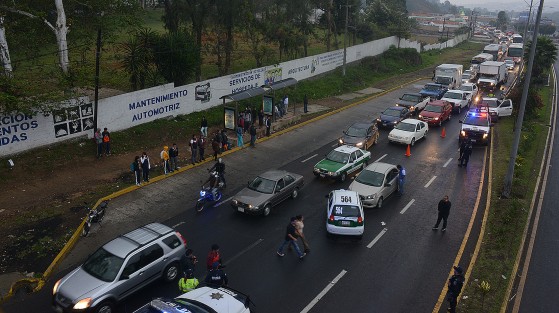 Cerca de las 18:00 horas, el taxi 564 de Banderilla cuando circulaba sobre el bulevard Xalapa-Banderilla a la altura del CETIS  134 por sujetos que viajaban en una camioneta. Al tratar de huir el conductor se impactó contra otro vehículo, y su pasajero fue levantado por los agresores.