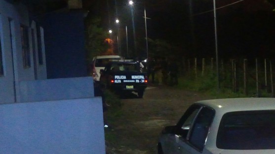 Un taxista lesionado por arma de fuego y un delincuente abatido, fue lo que dejó la persecución por parte de elementos de las diferentes corporaciones policiacas, tras el reporte de asalto y robo a un taxista, el cual se dio sobre el camino Orizaba-Ixhuatlancillo.